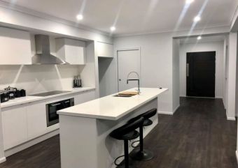 Vinyl: SmartDrop Acoustic Colour: Ebony Oak